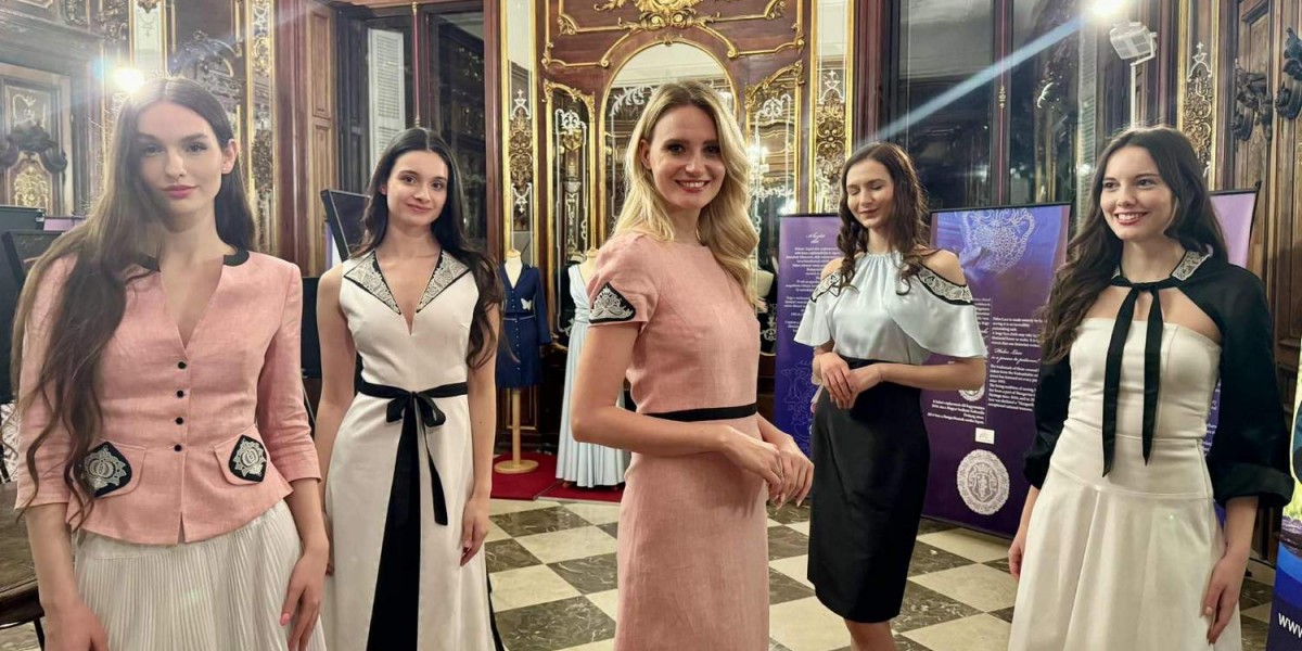 Divatbemutatóval egybekötött kiállítás a Festetics kastélyban