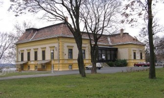 Velencén a halasi csipke